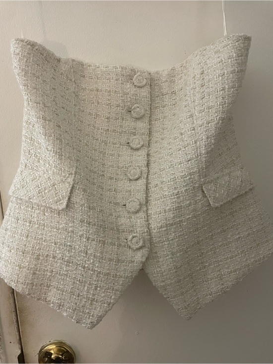 White House Black Market Tops - Elegant Women's Cream Tweed strapless top